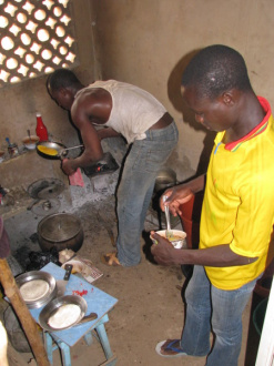 01 Preparation Des Omelettes En Cuisine